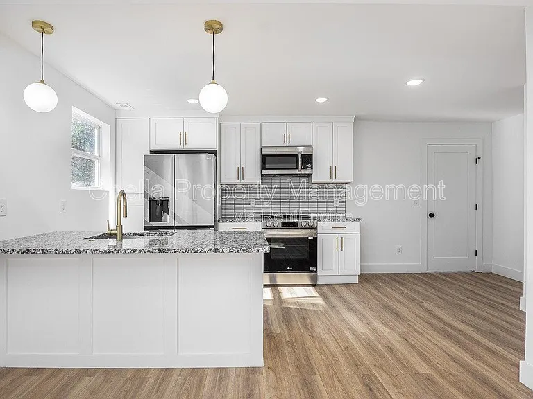 1012 Debow St #B — Photo 6