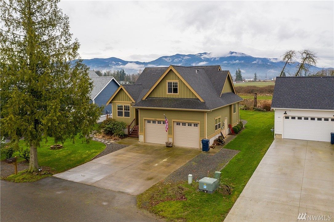 525 3rd St, Sumas, WA 98295 Zillow