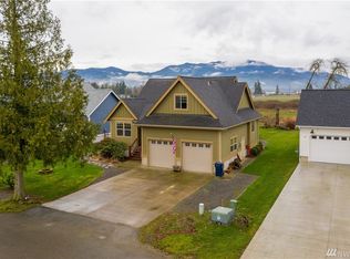 525 3rd St, Sumas, WA 98295