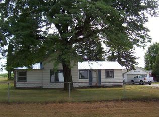 8896 Oak Ave, Paris, MI 49338