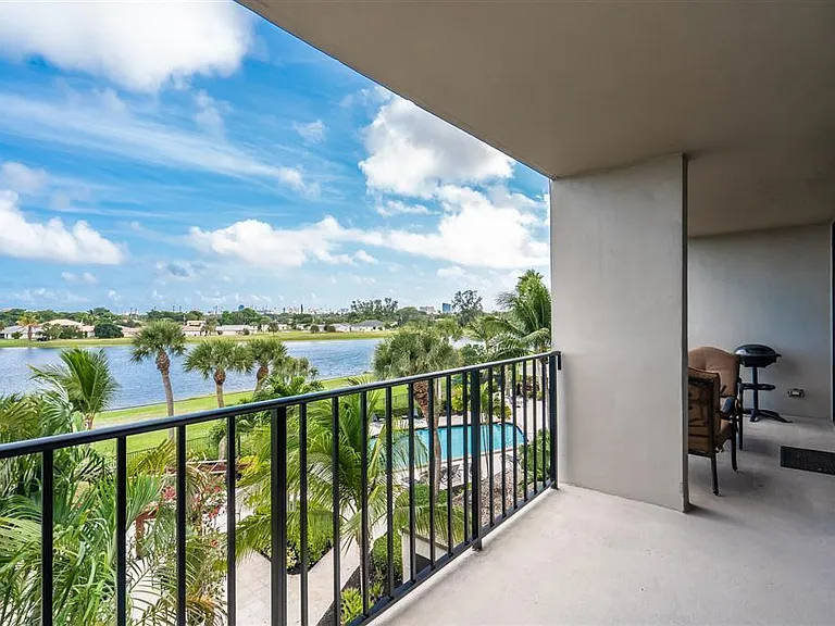 1830 Embassy Dr #409 — Photo 10