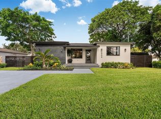 904 NW 6th Ter, Hallandale, FL 33009
