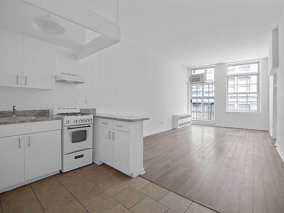 5th image of 88 Fulton St #326