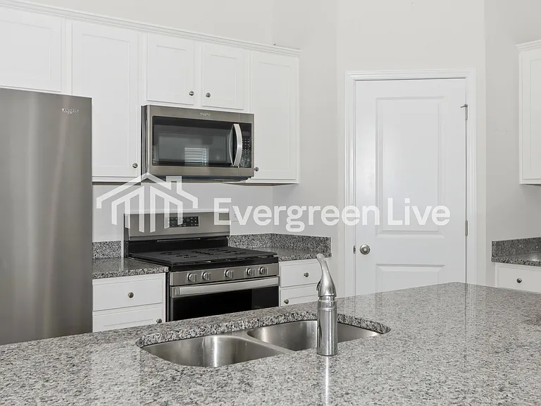 2262 Courtina Way — Photo 9