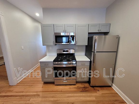 3rd image of 251 3rd St Unit 1