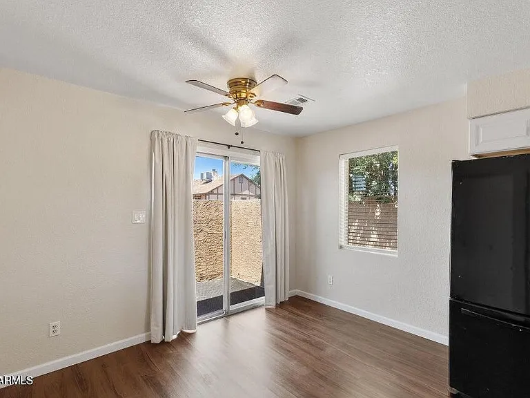 330 W Tonopah Dr #5 — Photo 25