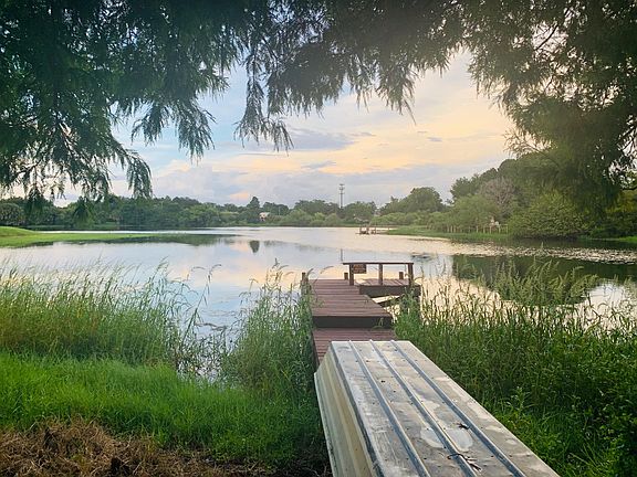 Private dock and lake access