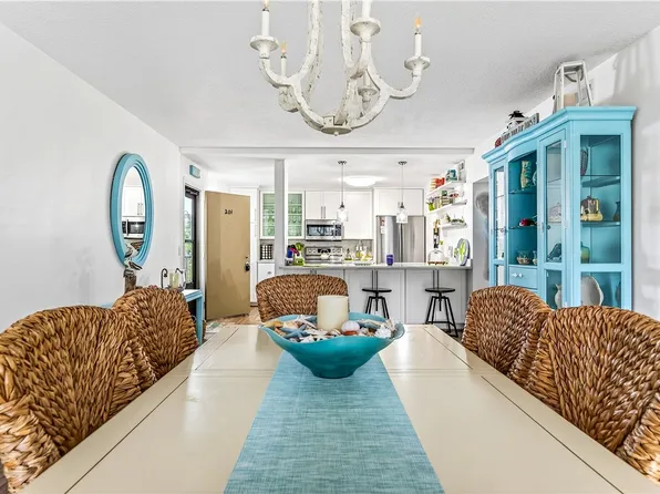 9 Plantation Dr APT 201, Vero Beach, FL 32966