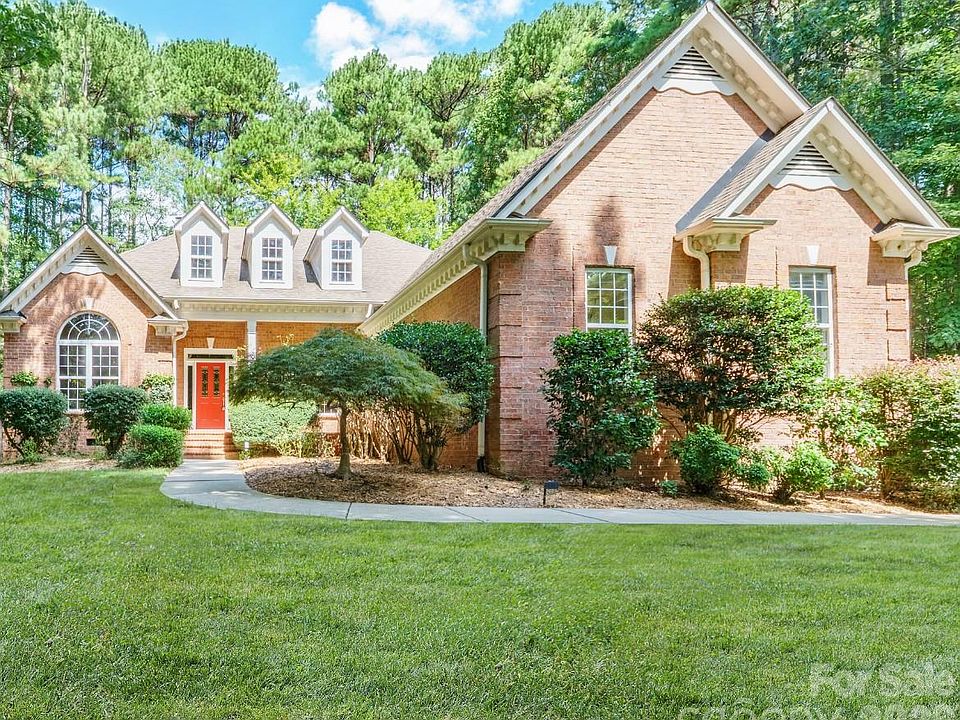 1st image of 723 Beaten Path Rd