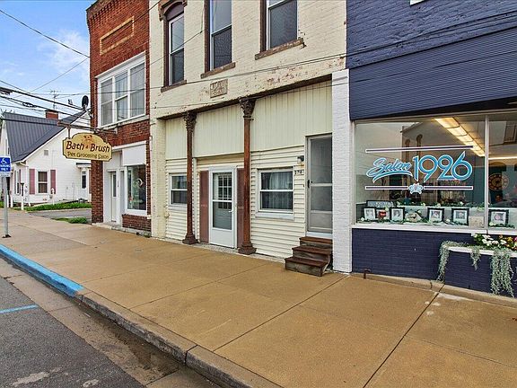 4th image of 126 W Baird St
