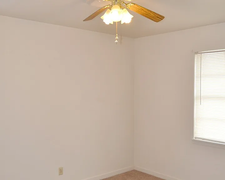 1323 Gardenia Ave — Photo 8