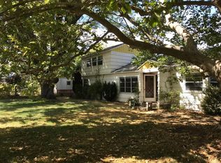 1090 Shafer Ln, Medford, OR 97501