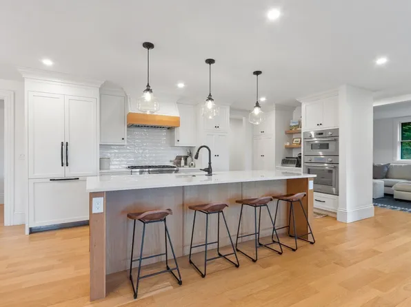 23 Centre Ave, Belmont, MA 02478