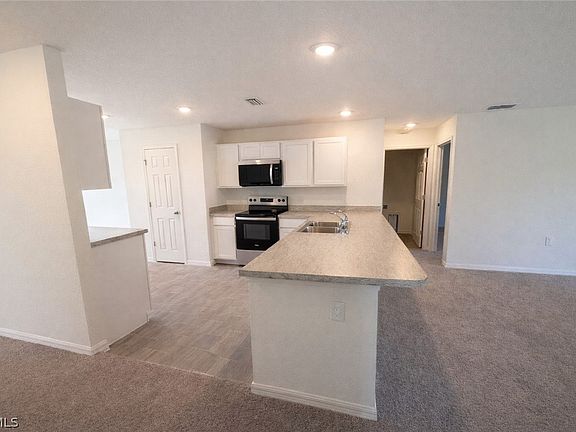 2nd image of 2625 NE 7th Place Cpe