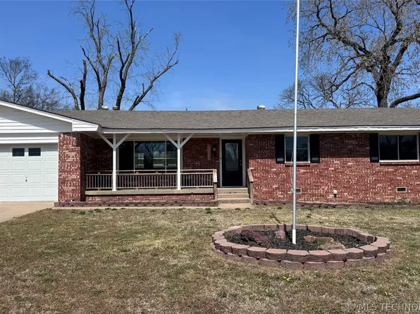 4100 Wayside Dr, Bartlesville, OK 74006