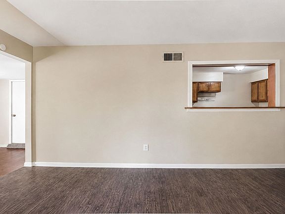 5th image of 3700 Ridgemont Rd