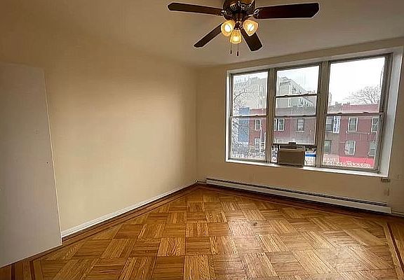 3rd image of 1913 Kings Hwy #3