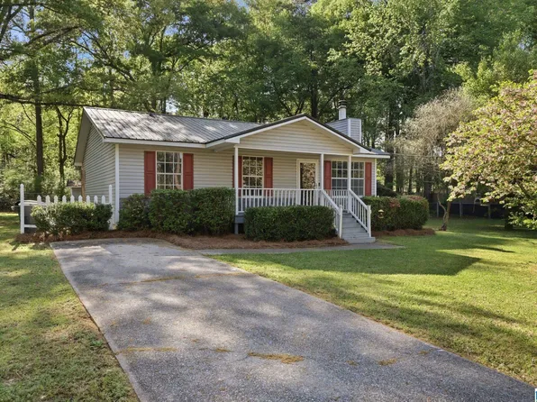 1447 Golden Dr, Bessemer, AL 35023