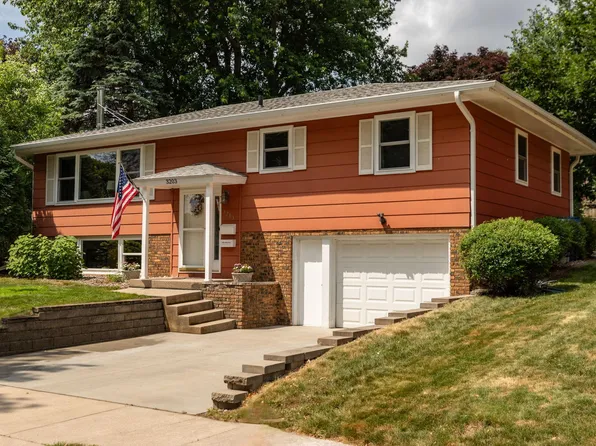 3203 Knoll Ln NW, Rochester, MN 55901