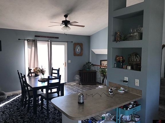 5th image of 20827 Oak St