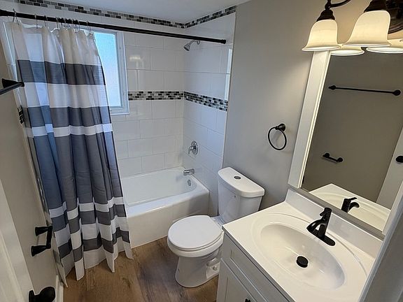 5th image of 1534 E Palatine Rd