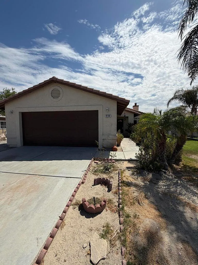 4 bed, 2.0 bath, 1500 sqft, $2,600 — Photo 1