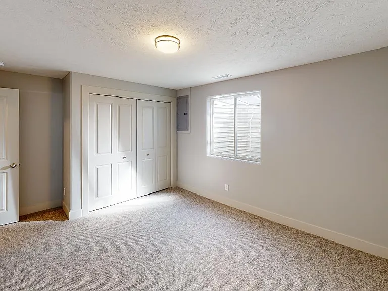 296 Capstone Dr — Photo 2