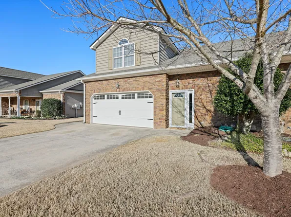 6930 Village Lake Cir, Chattanooga, TN 37412