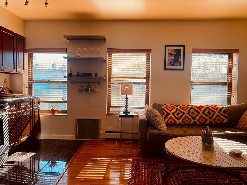 1st image of 296 Halsey St #3