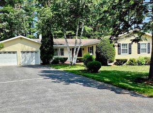 10 Helen Dr, Queensbury, NY 12804