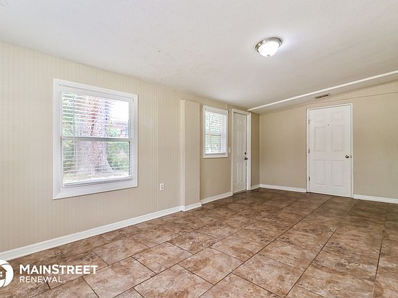 3rd image of 10207 N 21st St