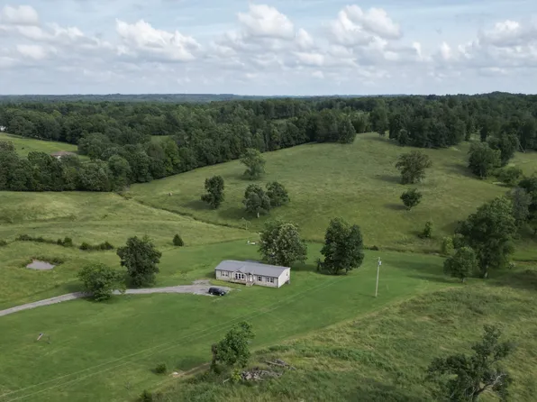 108 Old Fairfield Rd, Westmoreland, TN 37186