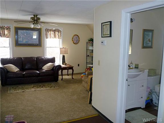 4th image of 37 Allegany St