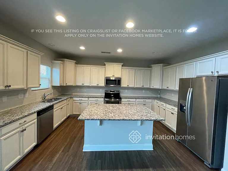 828 Richardson Way — Photo 3
