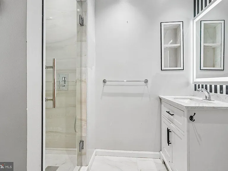 9059 Galvin Ln — Photo 12
