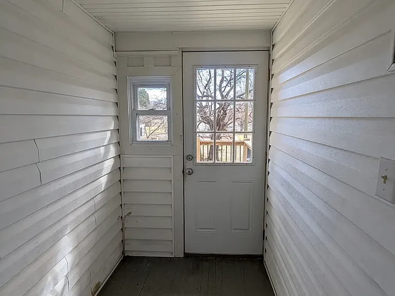 606 Park Ave — Photo 9