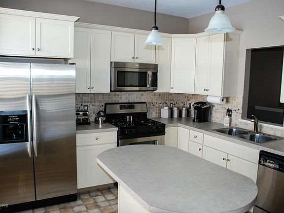 3rd image of 1143 Kensington St NW