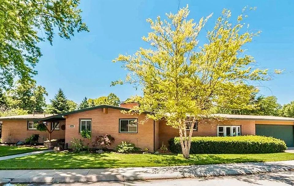 1st image of 214 E Circle Dr