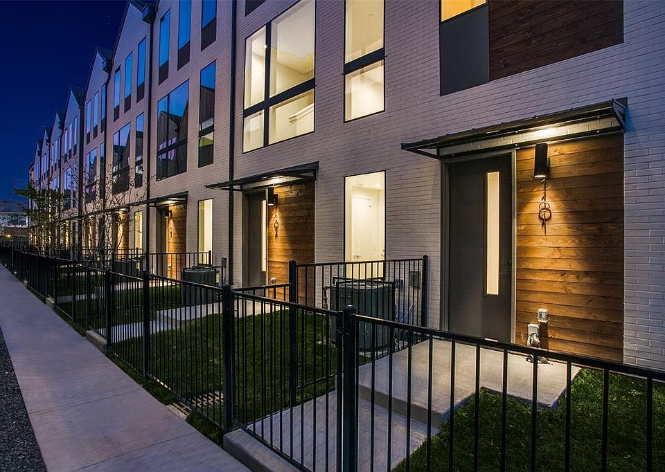 1st image of 4426 Cabell Dr #1102