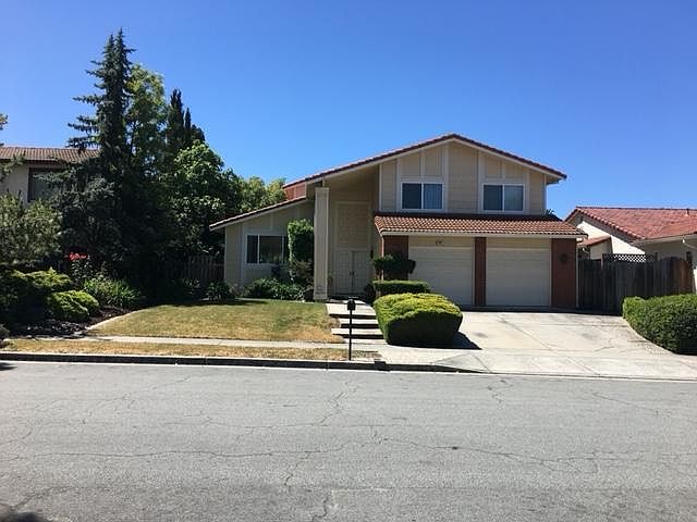 1st image of 680 Little Foot Dr