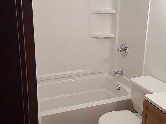 Left unit bath