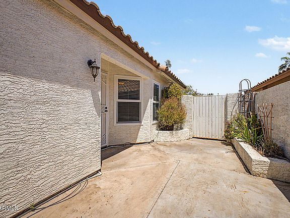 3rd image of 1160 W KINGBIRD Drive