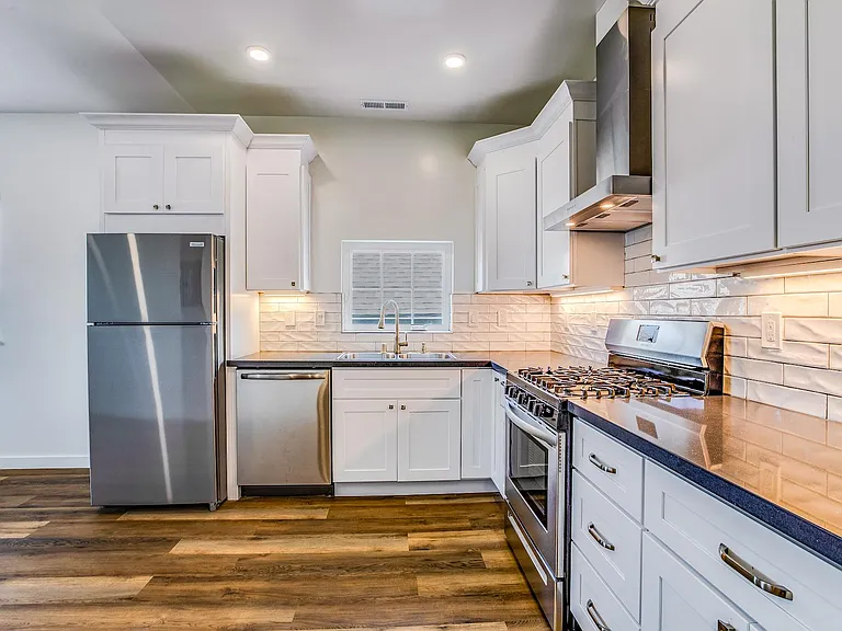 3408 Adeline St #3408 — Photo 5