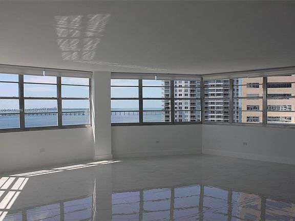 4th image of 905 Brickell Bay Dr APT 1927