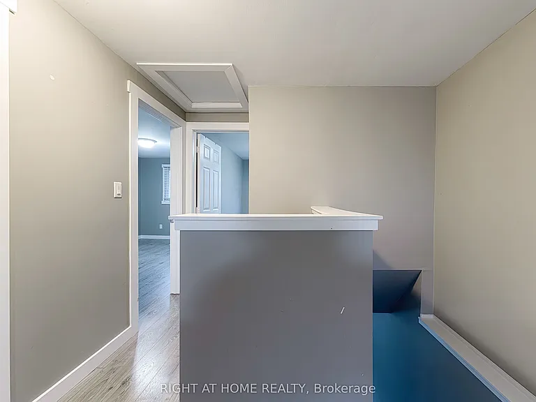 225 Kinmount Cres #UPPER — Photo 12
