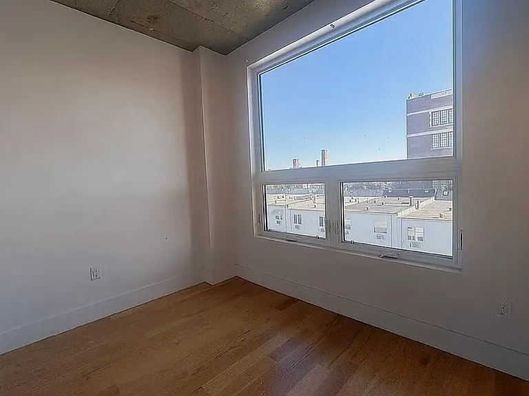 240 Stagg St #3D — Photo 9