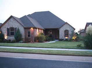621 Bridgeview Pl, Edmond, OK 73003
