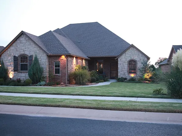 621 Bridgeview Pl, Edmond, OK 73003