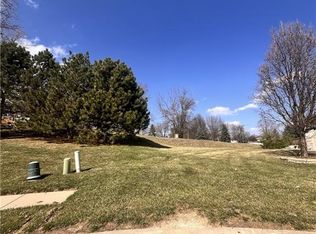 4113 Hidden Valley Dr, Saint Joseph, MO 64506