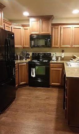 2nd image of 9501 NE 72nd St